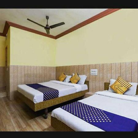 Oyo Hotel Apsara Guest House Αχμπανταμπάντ Εξωτερικό φωτογραφία