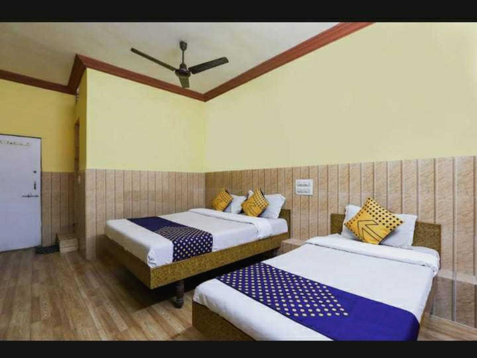 Oyo Hotel Apsara Guest House Αχμπανταμπάντ Εξωτερικό φωτογραφία